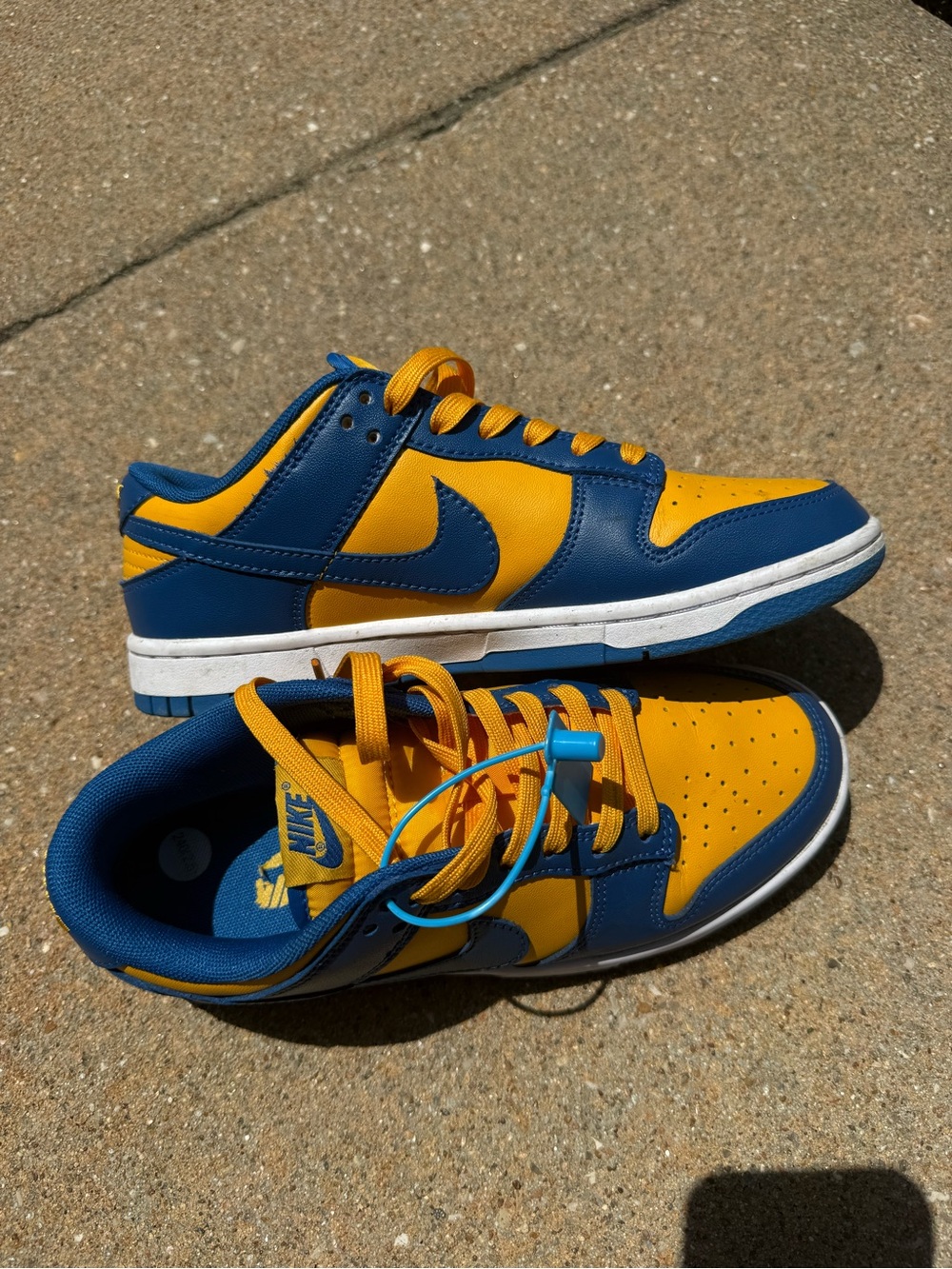 Women’s Nike Dunk Low UCLA - Picture 3 of 7